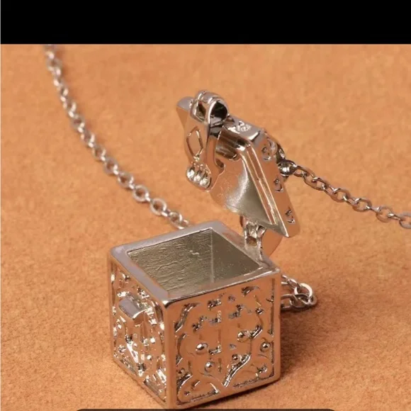 NEW Carved Openable Magic Box Pendant Necklace - Picture 11 of 12